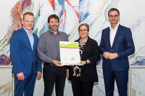 Auszeichnung Familienfreundliche Betriebe / Bernd HofmeisterDünserstrasse 221A-6822 Schnifishofmeister.foto@icloud.com, Bernd Hofmeister Auszeichnung Familienfreundliche Betriebe im Landhaus Montfortsaal